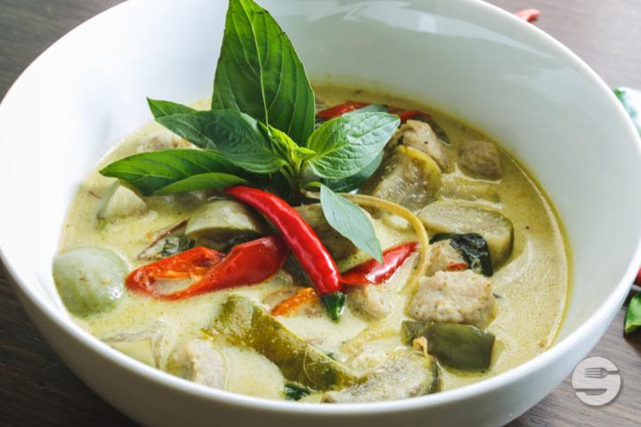 Green Curry Chicken or Pork - Thaï Artisans