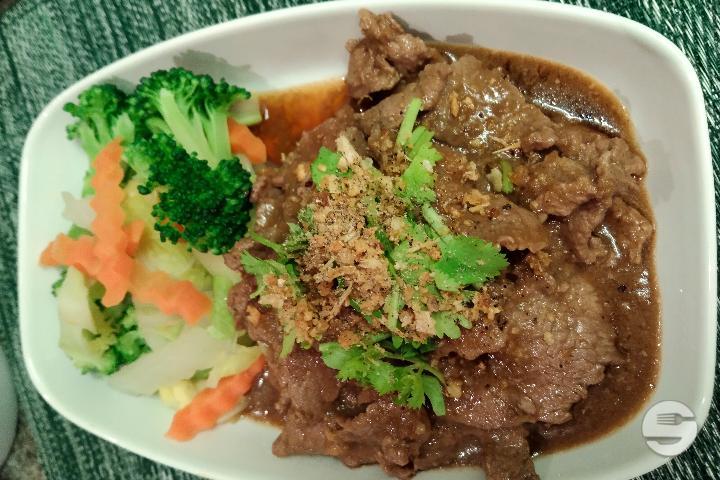 Stir-Fried Beef with Garlic and Pepper - Thaï Artisans