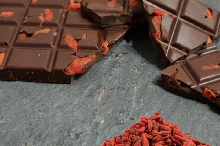 Organic Dark Chocolate with Goji Berries - Carnotzet Valaisan