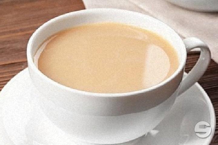 Thé Noir au Lait au Safran - Petit-Déjeuner aux Parfums de Beyrouth Grill