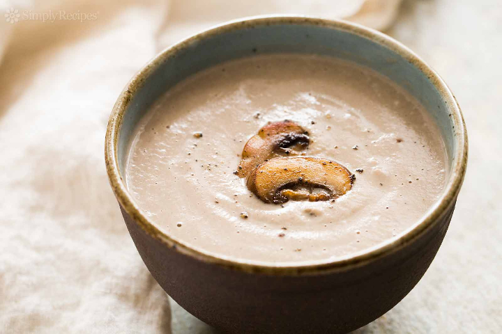Homemade Mushroom Cream Soup - Holzhofen Pizzakurier
