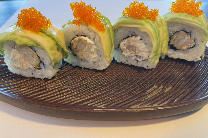 33. Uramaki Green Dragon - Mo Sushi & Dim Sum