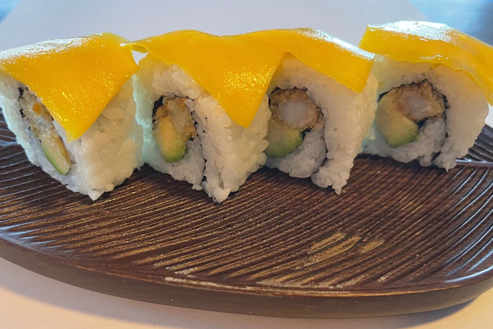 35. Uramaki Gold Dragon - Mo Sushi & Dim Sum