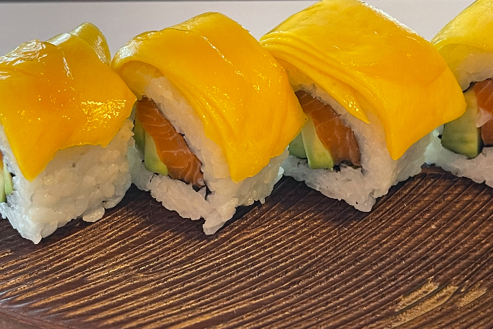 39. Uramaki Mango - Mo Sushi & Dim Sum