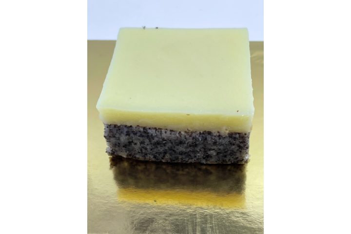 Zitrone-Mohn Schnitte vegan - Kuchenhaus Annamelie