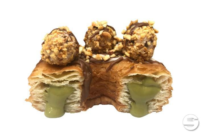Crispy-Pistacchio Cross - Royal Donuts Luzern
