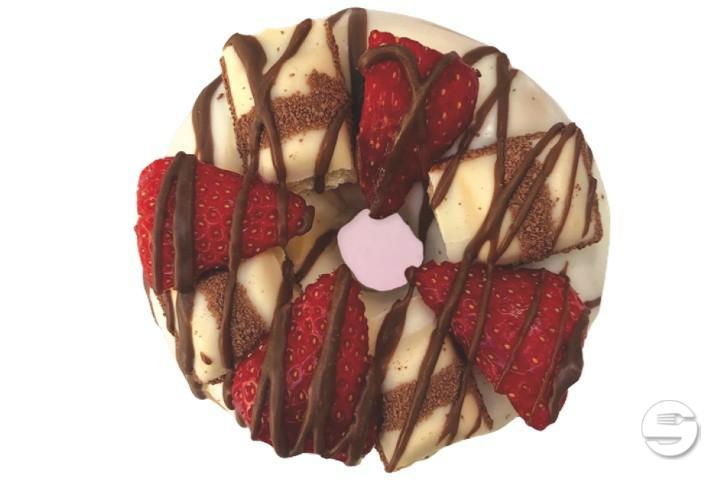 White & Juicy-Strawberry - Royal Donuts Luzern