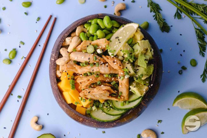 Poké Veggie Chick'en Bowl👩🏼🌾 - POKAWA