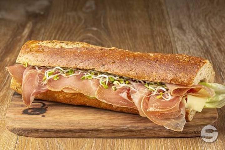 Mortadella Sandwich - Fresco