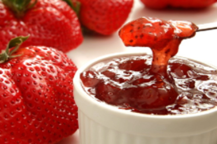 Erdbeeren Konfitüre - Hofladen Weller