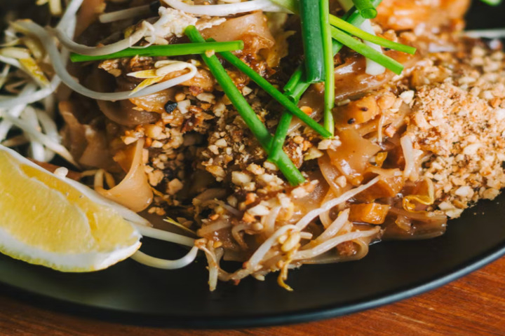 Pad Pak Ruam - Asia Thai Restaurant