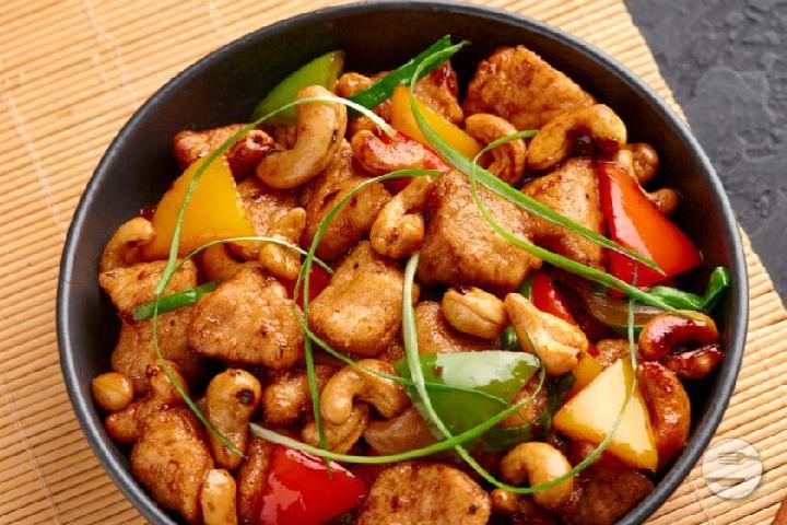 Poulet Sauté aux Noix de Cajou - Thai Square