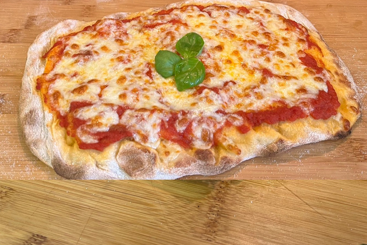 Pinsa Margherita - Da Cinque