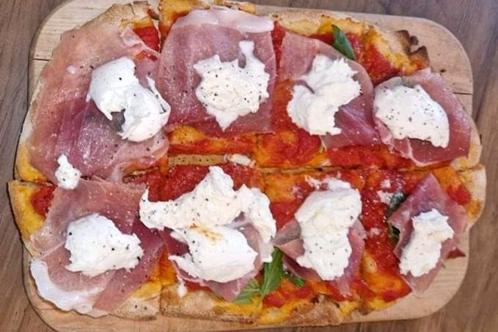 Choose your Pinsa Rossa - Osteria Bar Svizzero di Oxana
