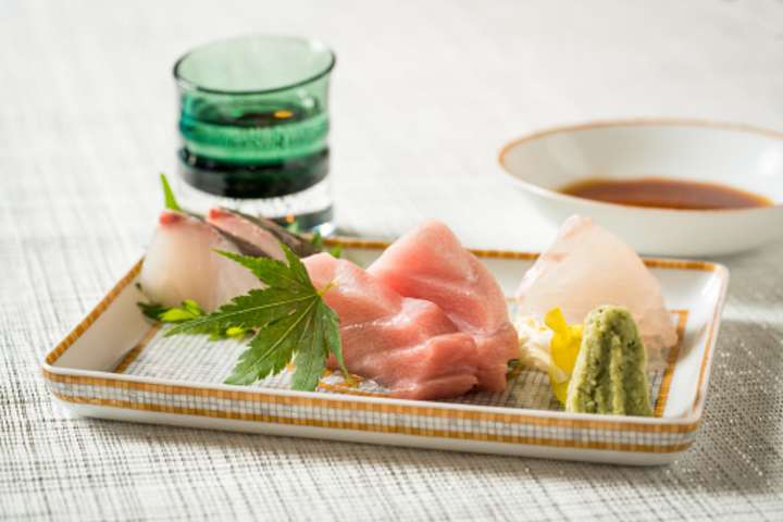 105. Lady Sashimi - WangKhar