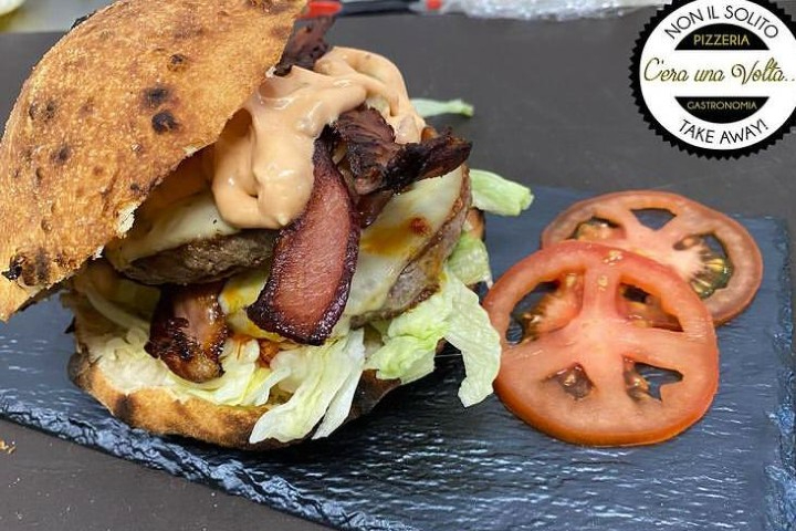 Double Bacon Burger - C'era una Volta Burger