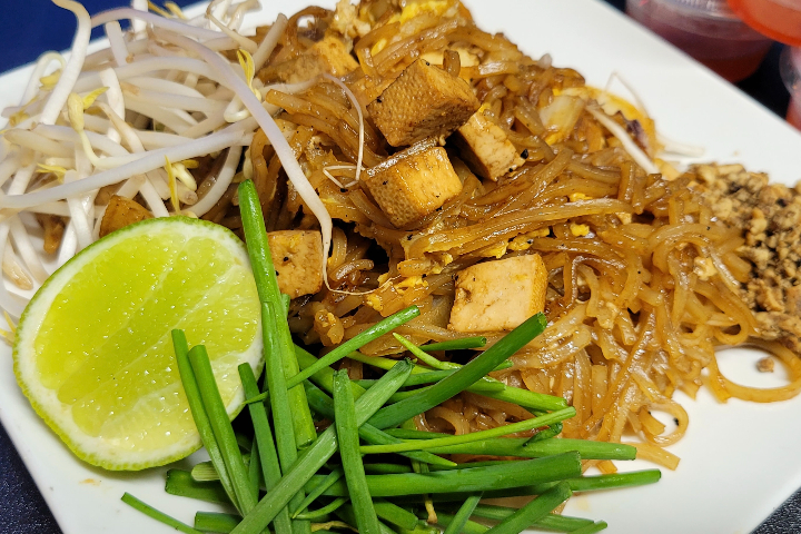 Pad Thaï Tofu 🌱 - Saveurs d'Asie - Orée
