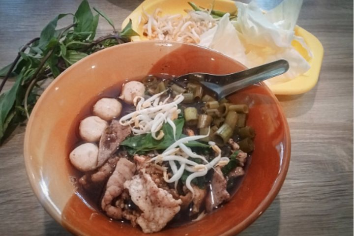 22. Guiy-Tiew - Made in Asia