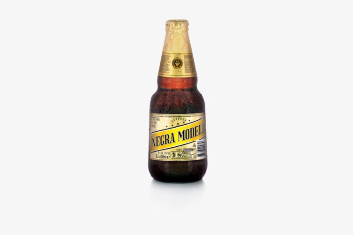 Negra Modelo Blond - Cano's Chile con Chiles
