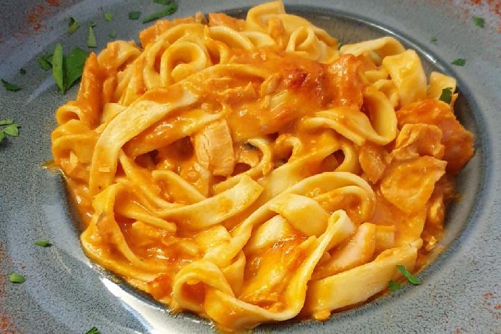 Tagliatelle al Salmone Affumicato - La Terrazza