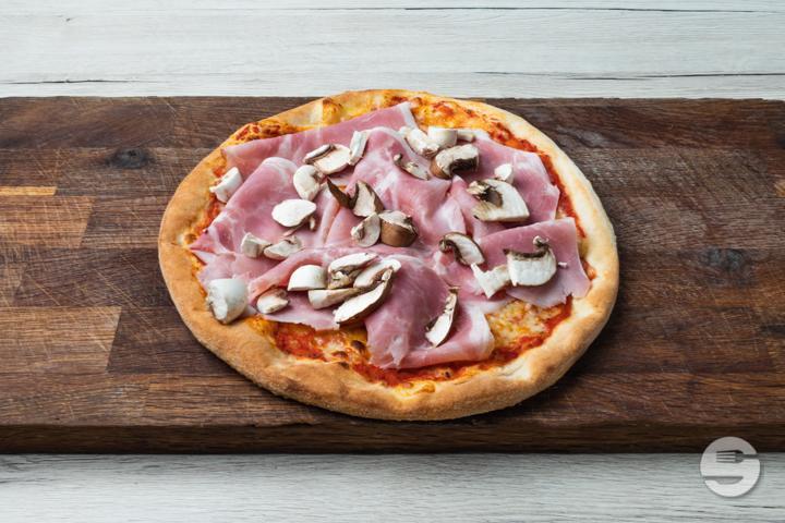Prosciutto e Funghi - La Terrazza