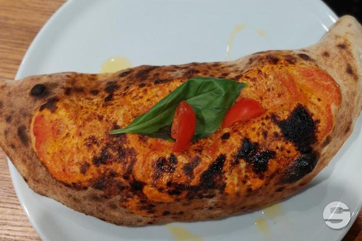 Calzone Classico - La Terrazza