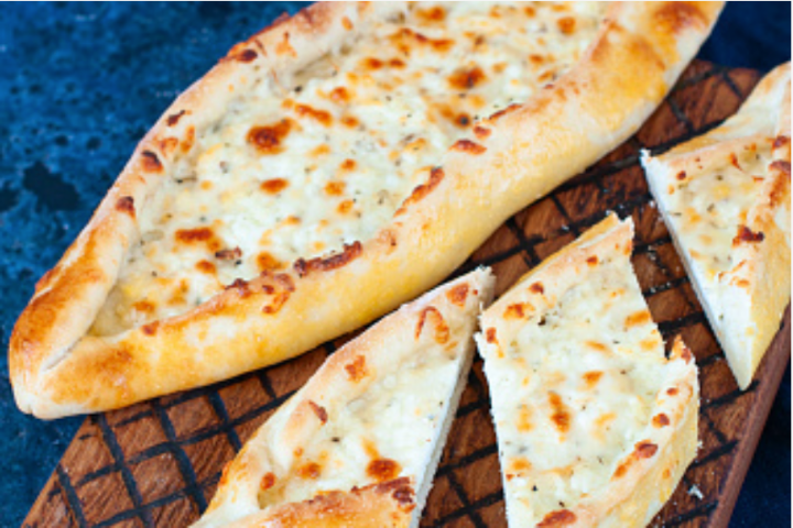 Pide with cheese - Akara's - Altstetten