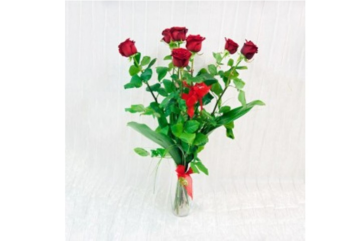 7 Long-stemmed Red Roses - Fiorista Della Santa