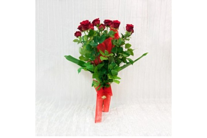 12 Long-stemmed Red Roses - Fiorista Della Santa