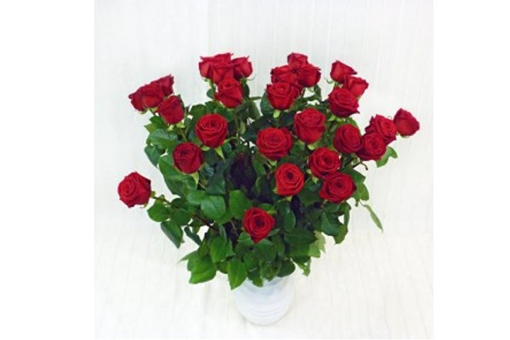 30 Long-stemmed Red Roses - Fiorista Della Santa