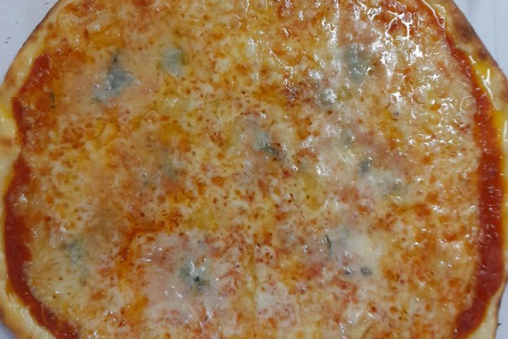 Quattro Formaggi - Pizzeria Café Lugano