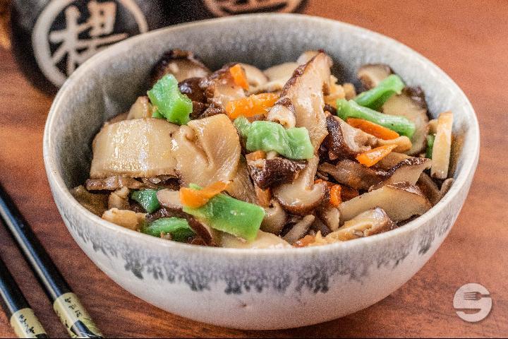 Seasoned Shitake and Vegetable Salad - Sushi & Poké 88 by Wok'y