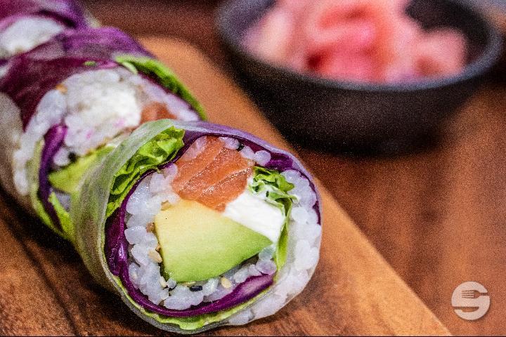 Salmon Spring Rolls - Sushi & Poké 88 by Wok'y