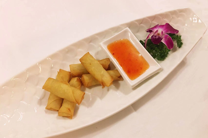 207. 6 Fried Spring Rolls - Royal Panda