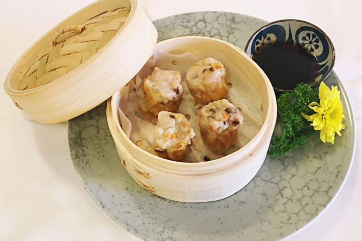 109 Gedämpfte Shao Mai mit Schweinefleisch und Krevetten (4 Stk) - Royal Panda