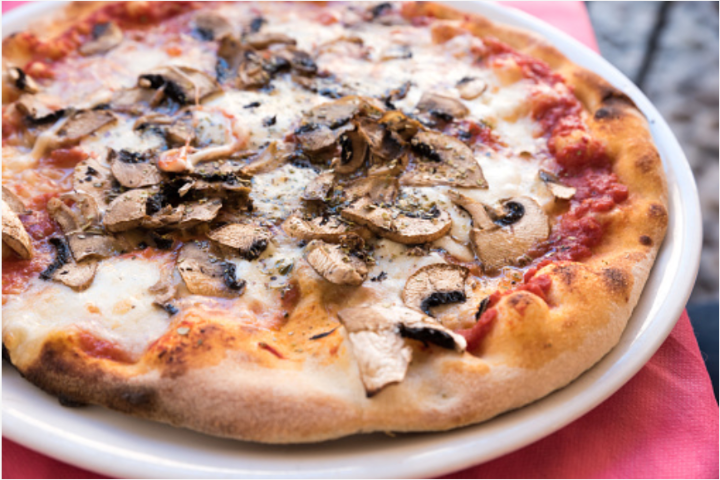 Pizza Funghi - Restaurant Dalahoo