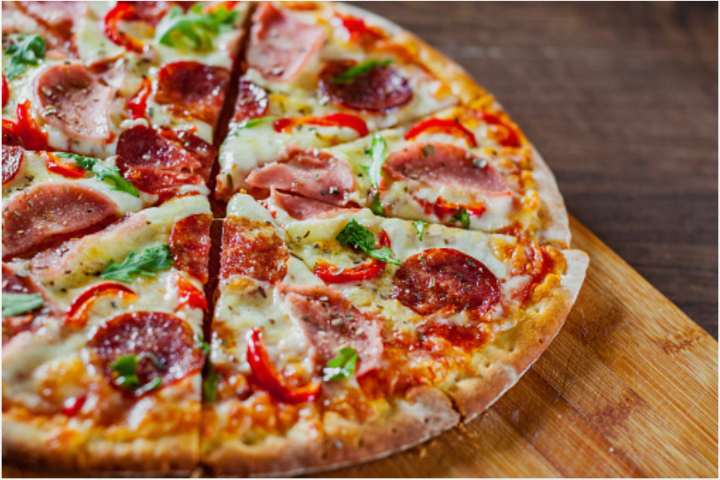 Pizza Prosciutto e Salami - Restaurant Dalahoo