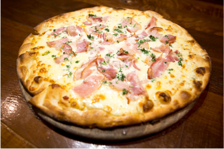 Pizza Carbonara - Restaurant Dalahoo
