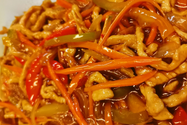 Plat du Jour bœuf sauté aux poivres noires et riz nature - Sakura