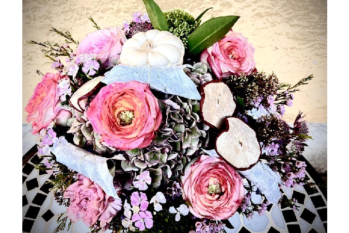 Medium Round Bouquet - Nobilis