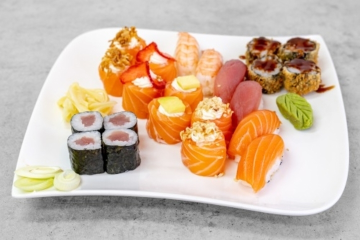Sherpa Plate 14 Sushis - Sherpa Momo & Sushi Take Away