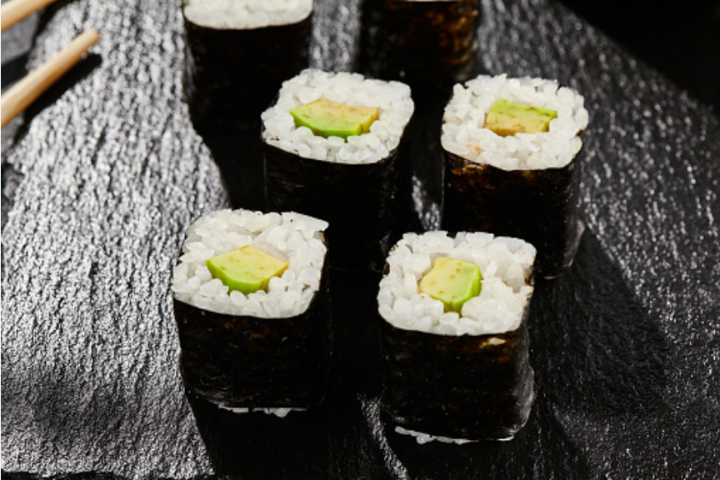 6 Hosomaki Avocado - Sherpa Momo & Sushi Take Away