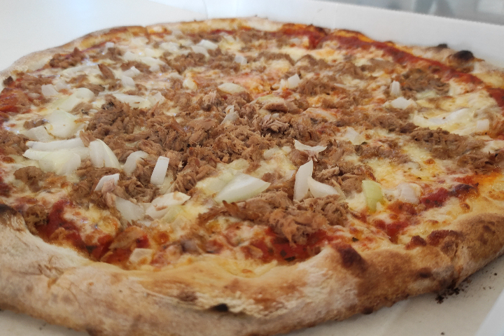 Tuna Pizza - La Bella Napoli