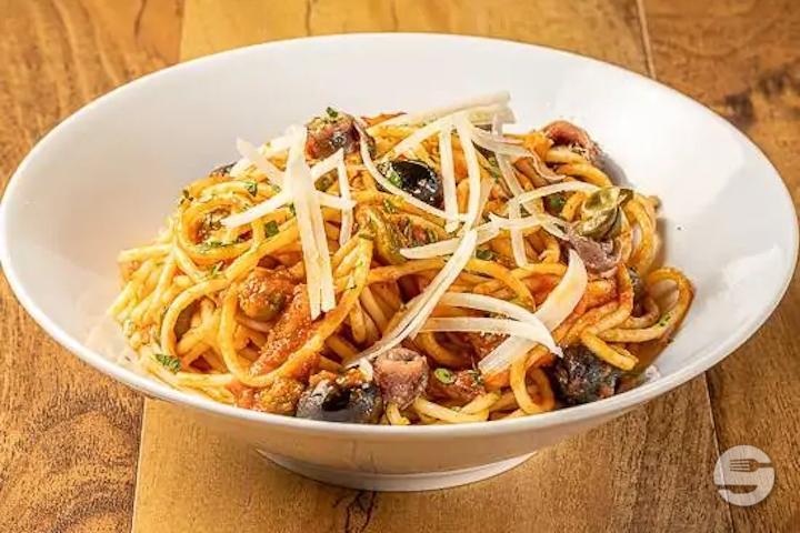 Spaghetti à la Puttanesca - La Grotta