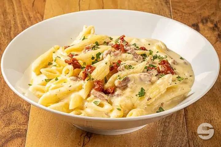 Penne alla Carbonara - La Grotta
