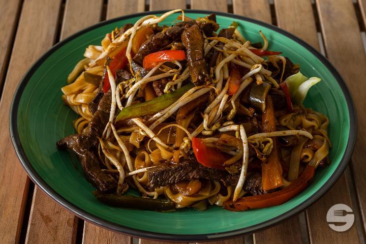 Tallarin Saltado de Carne - Amelias