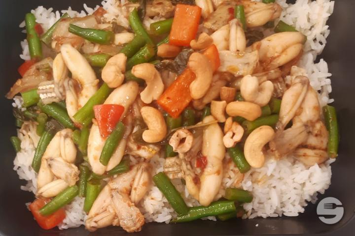 18 Pad Kra Pao Kob (Cosce di rana con verdure miste e basilico thai) - DiDi Thai