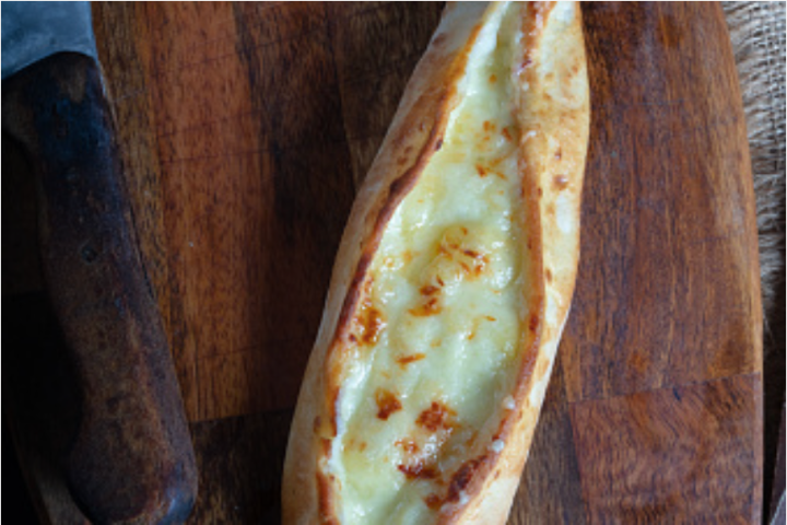 Pide mit Käse - Pizza Corner