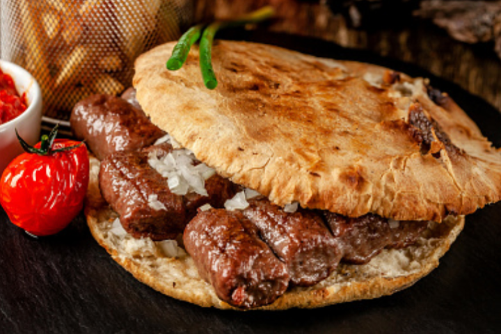 5 Cevapcici Taschenbrot - Classic Pizza