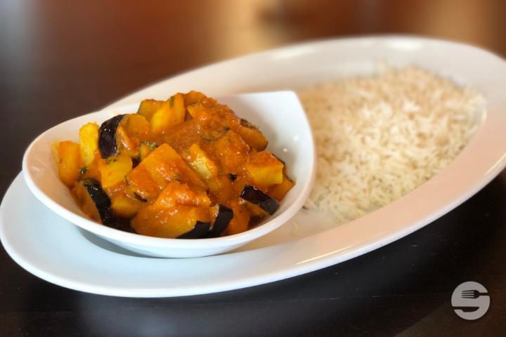Aloo Baingan With Rice - Thali Indian Schaffhauserstrasse